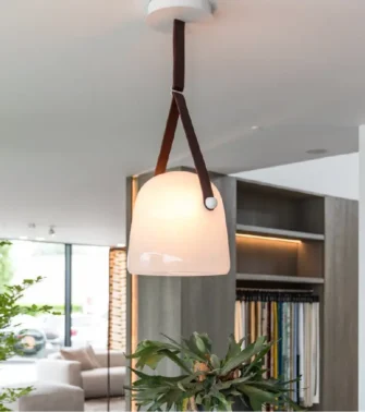 OTIS WHITE PRODUCTO CONTEXTO 800X800
